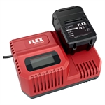 Flex hurtiglader CA 10.8/18.0 med tilsluttet 18V batteri, viser opladning af kraftfuldt lithium-ion batteri