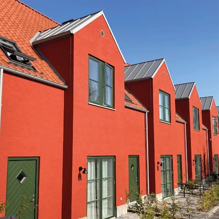 Rækkehuse malet i rød med Keim Granital silikatmaling
